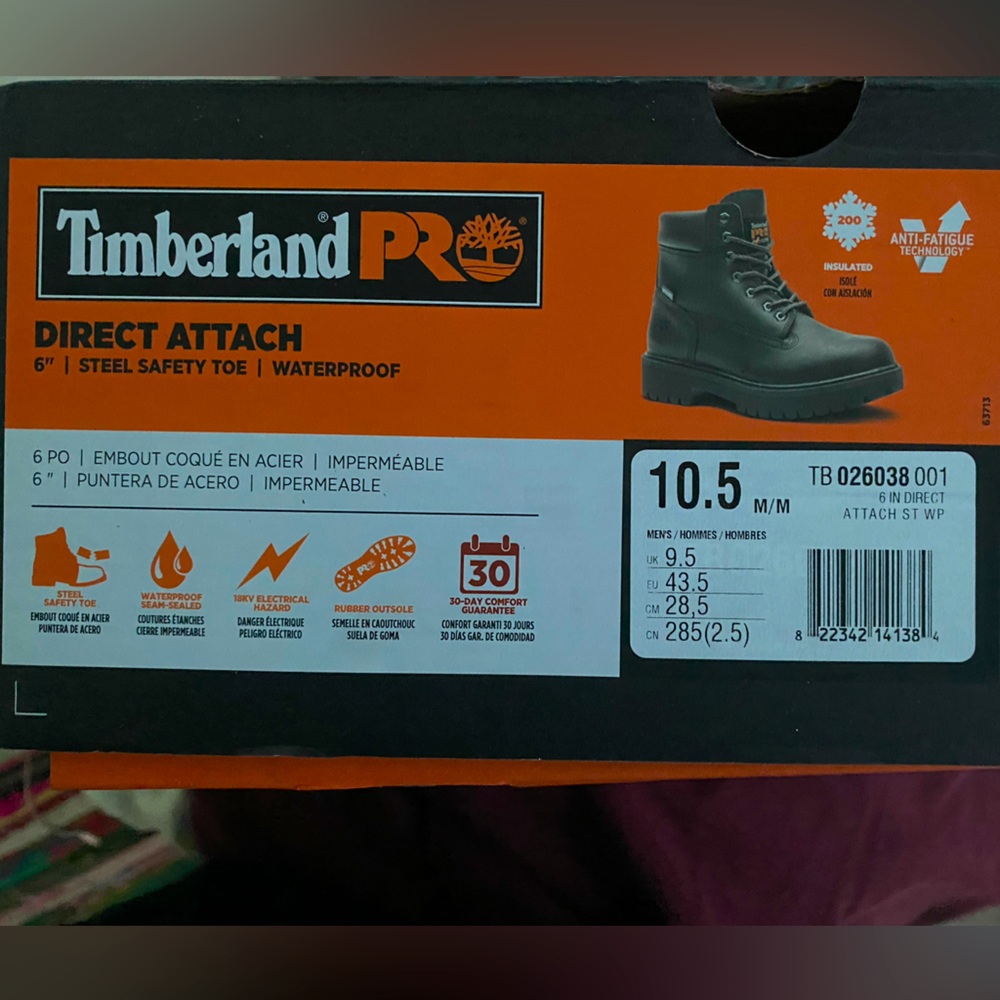 BRAND NEW work boots!